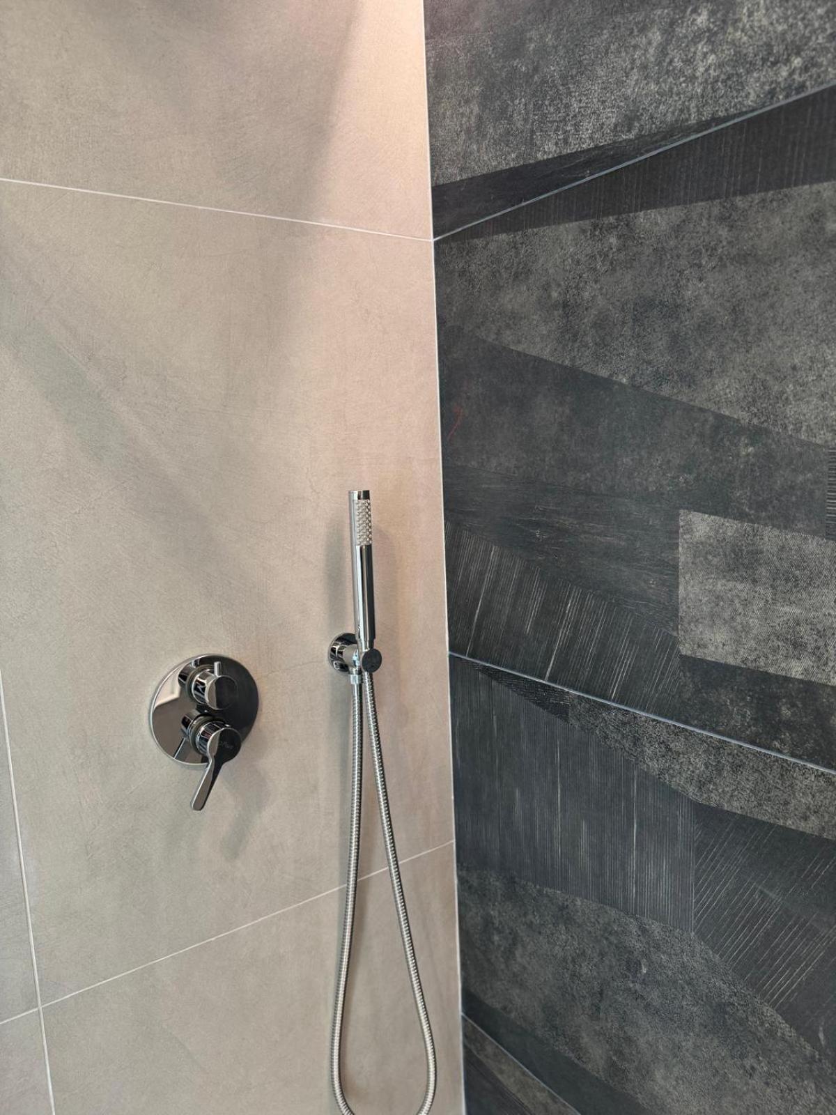 Iitana Luxury Apartment - Fronte Mare Con Vasca Idromassaggio Catane Extérieur photo